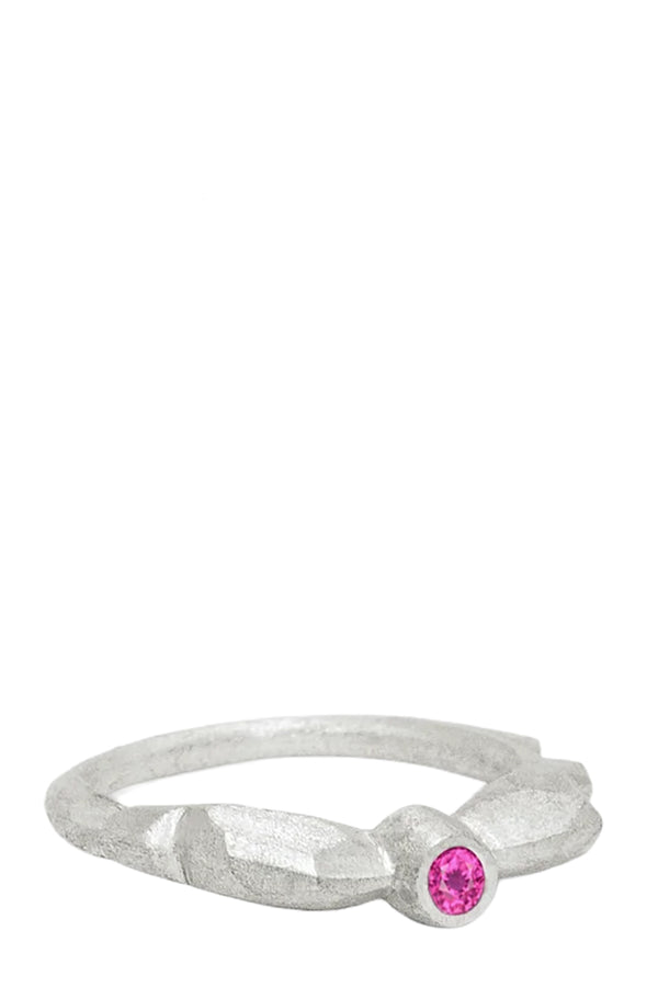 Napos hegy gyűrű zafírral